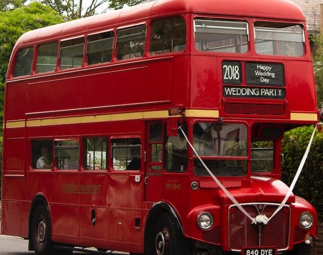Londýnský dvoupatrový autobus.